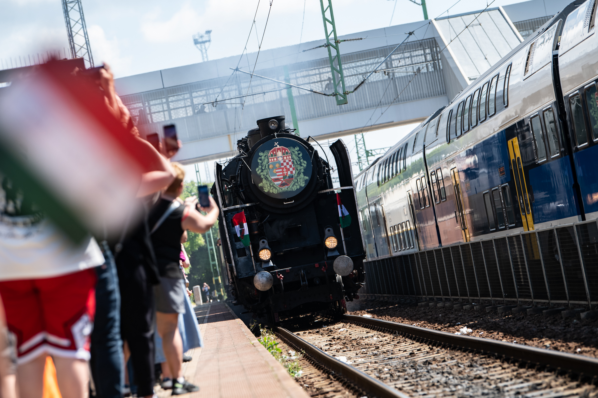 300 utassal érkezett Fehérvárra a Kárpátia Expressz